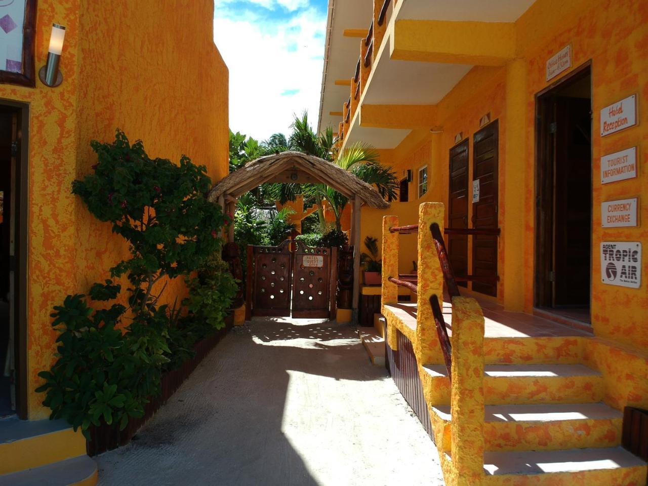 Seaside Cabanas Hotel Caye Corker Esterno foto