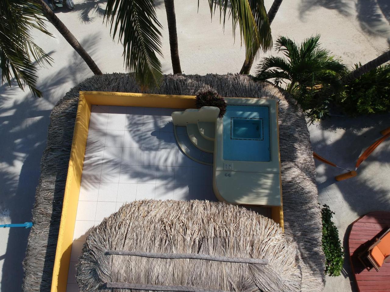 Seaside Cabanas Hotel Caye Corker Esterno foto