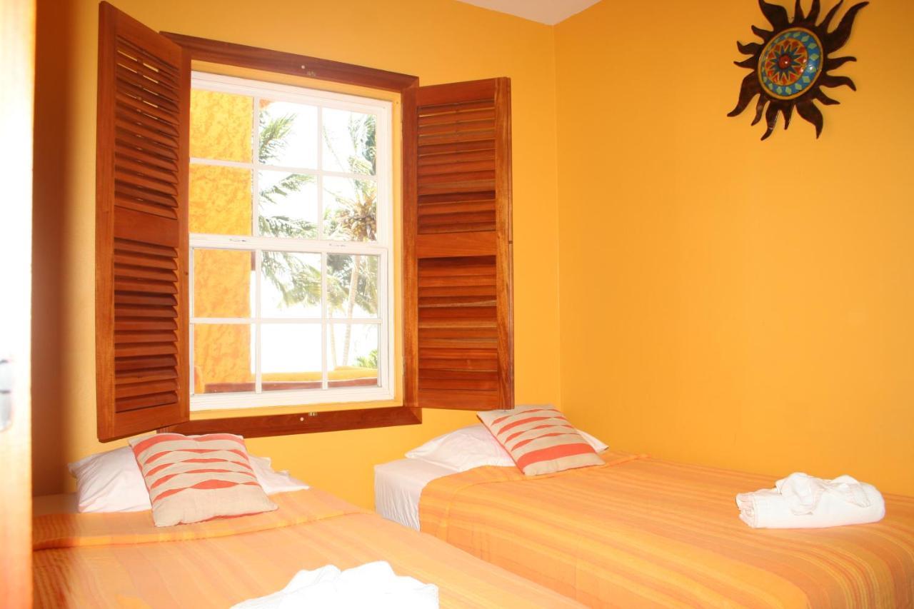 Seaside Cabanas Hotel Caye Corker Esterno foto
